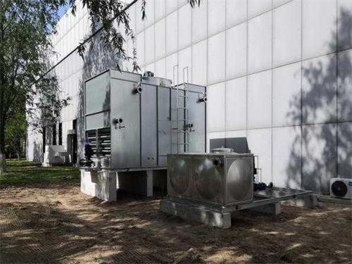 橫流式冷卻塔組裝施工現場